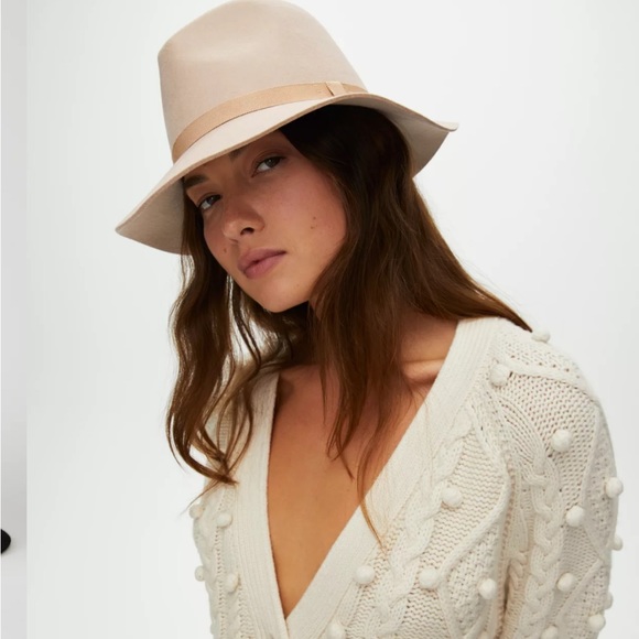 Aritzia Auxiliary Wool Fedora (M/L) - Picture 4 of 8